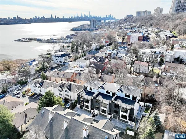 $11,000 | 1456 River Road, Unit B, Edgewater, NJ 07020