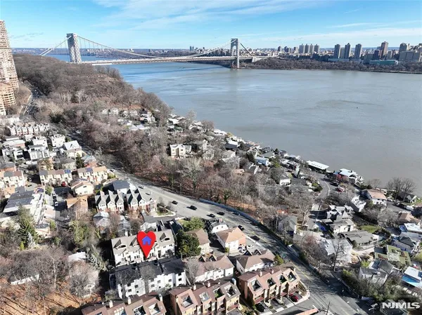 $11,000 | 1456 River Road, Unit B, Edgewater, NJ 07020