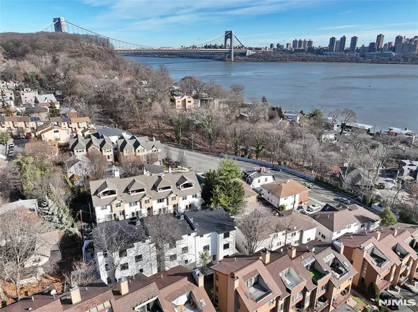 $11,000 | 1456 River Road, Unit B, Edgewater, NJ 07020
