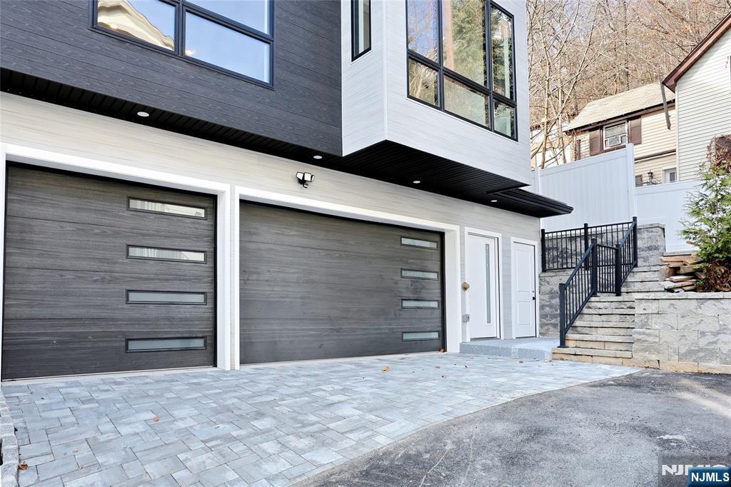 1456 River Road Edgewater, NJ 07020 - Photo 4 of 38