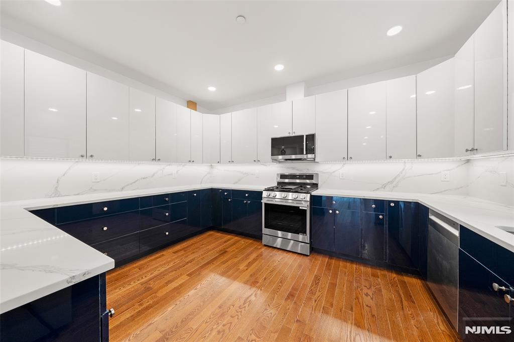 1456 River Road, Unit B Edgewater, NJ 07020 - Photo 5 of 38