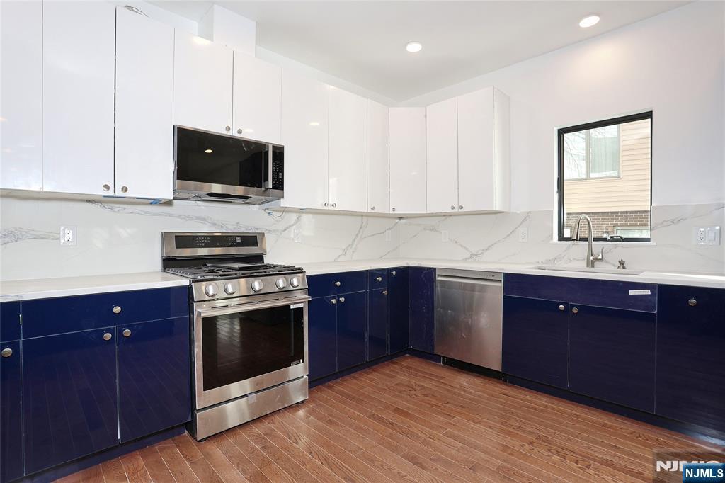 1456 River Road Edgewater, NJ 07020 - Photo 7 of 38