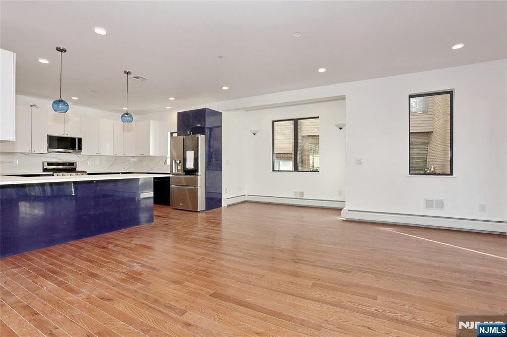 1456 River Road Edgewater, NJ 07020 - Photo 9 of 38