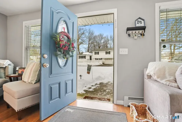 a view of an house with backyard space and garden