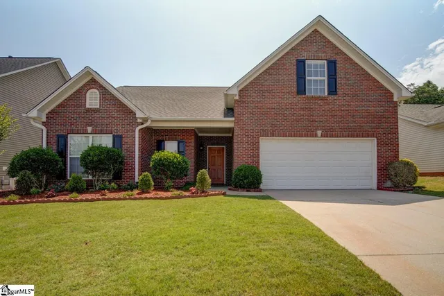 $2,100 | 704 Center Road, Taylors, SC 29687