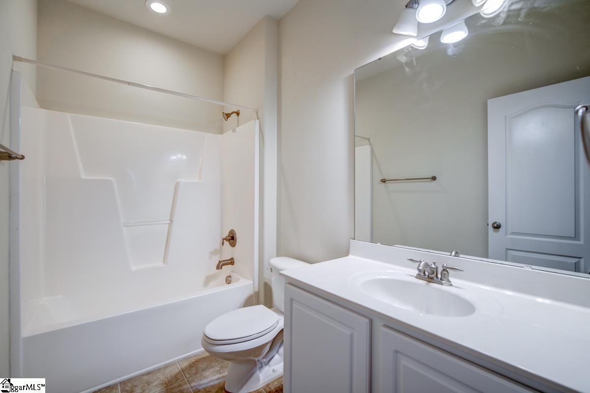 704 Center Road Taylors, SC 29687 - Photo 15 of 37