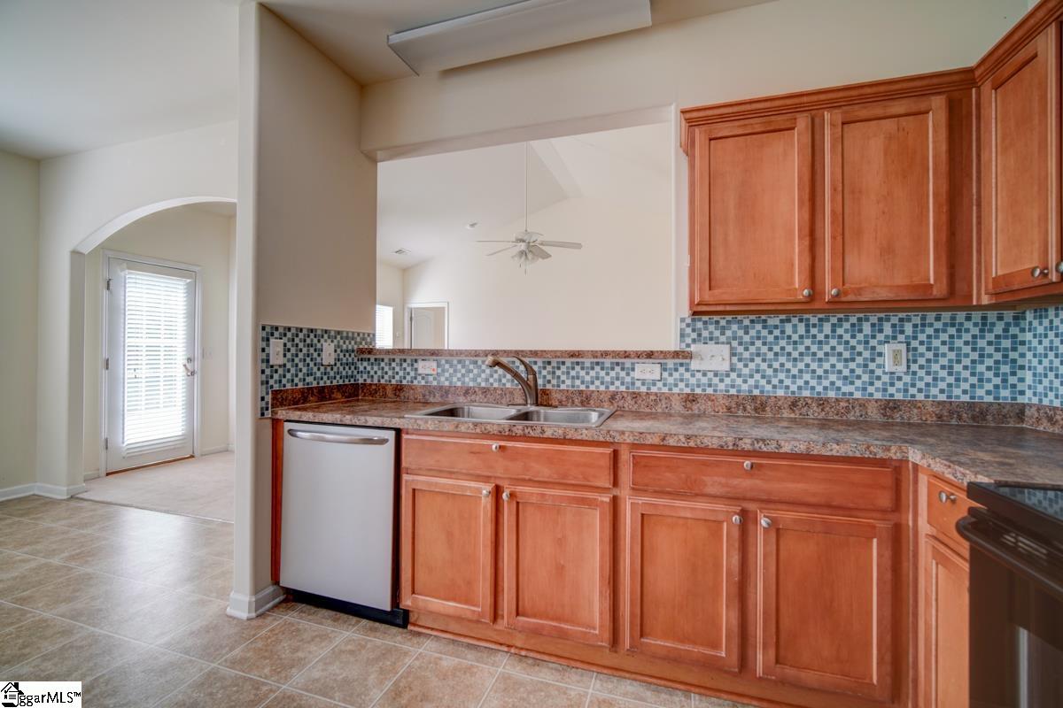 704 Center Road Taylors, SC 29687 - Photo 19 of 37