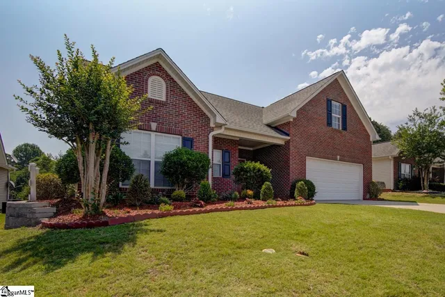 $2,100 | 704 Center Road, Taylors, SC 29687