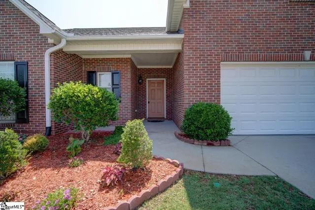 $2,100 | 704 Center Road, Taylors, SC 29687