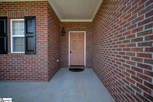 $2,100 | 704 Center Road, Taylors, SC 29687