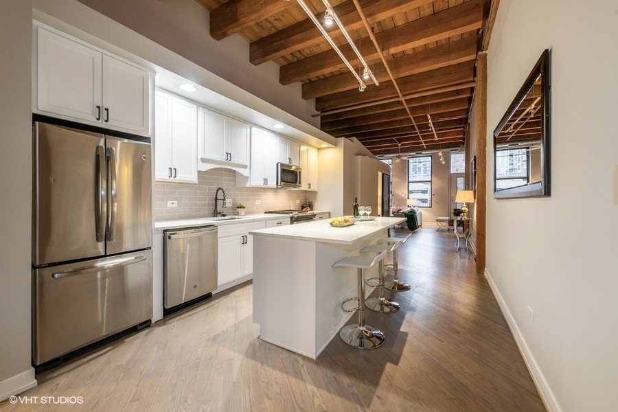 616 West Fulton Street, Unit 219 Chicago, IL 60661 - Photo 2 of 18