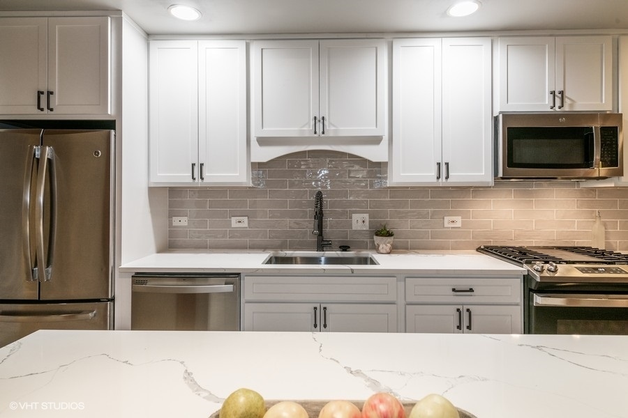 616 West Fulton Street, Unit 219 Chicago, IL 60661 - Photo 4 of 18
