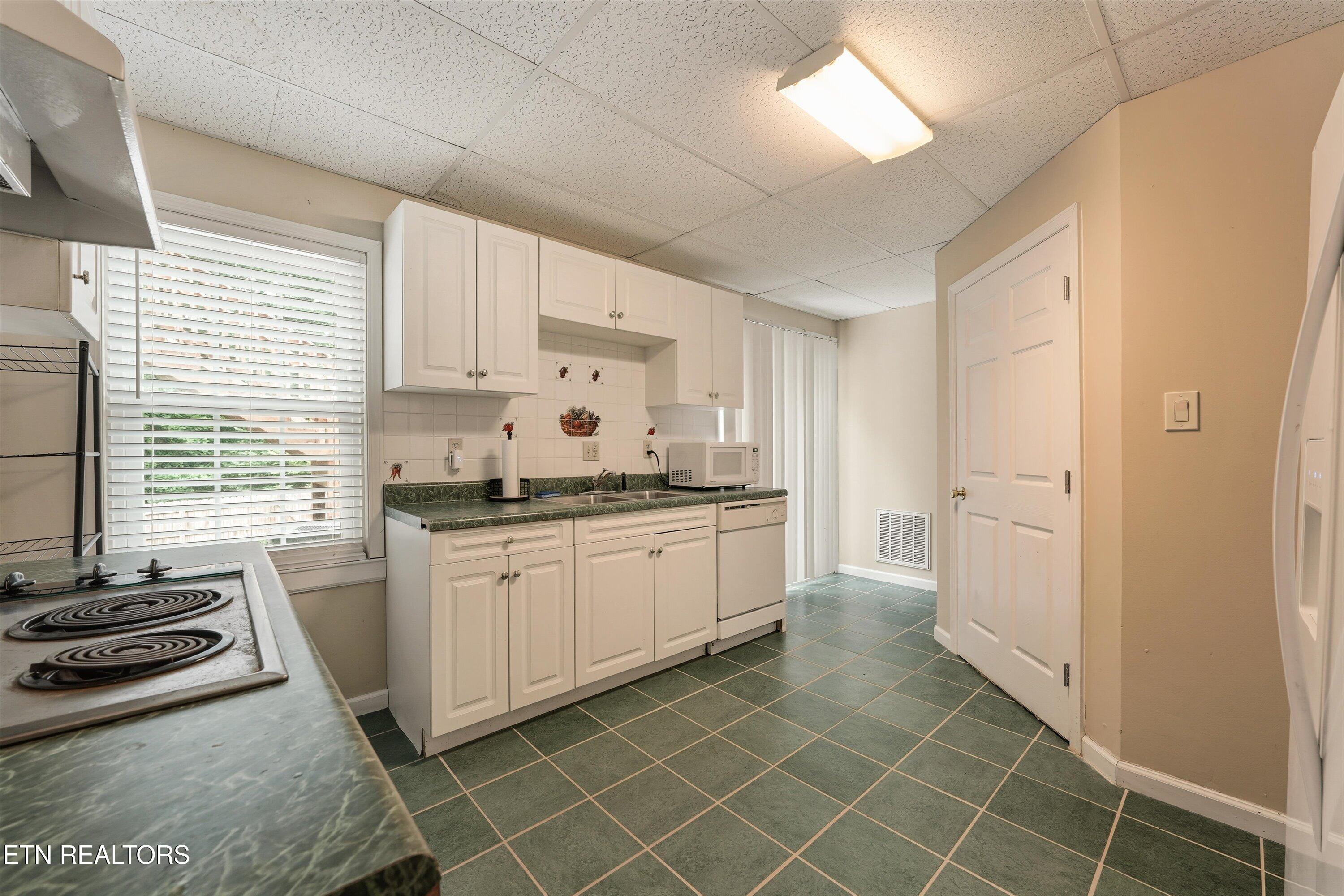 38 Palisades Parkway Oak Ridge, TN 37830 - Photo 37 of 55 36-38 Palisades Pkwy 15