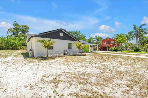 $599,000 | 687 Jasmine Way South, St. Petersburg, FL 33705