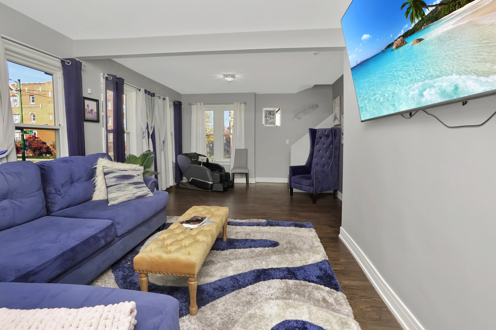 7801 South Ada Street Chicago, IL 60620 - Photo 3 of 7 a living room with furniture and a couch