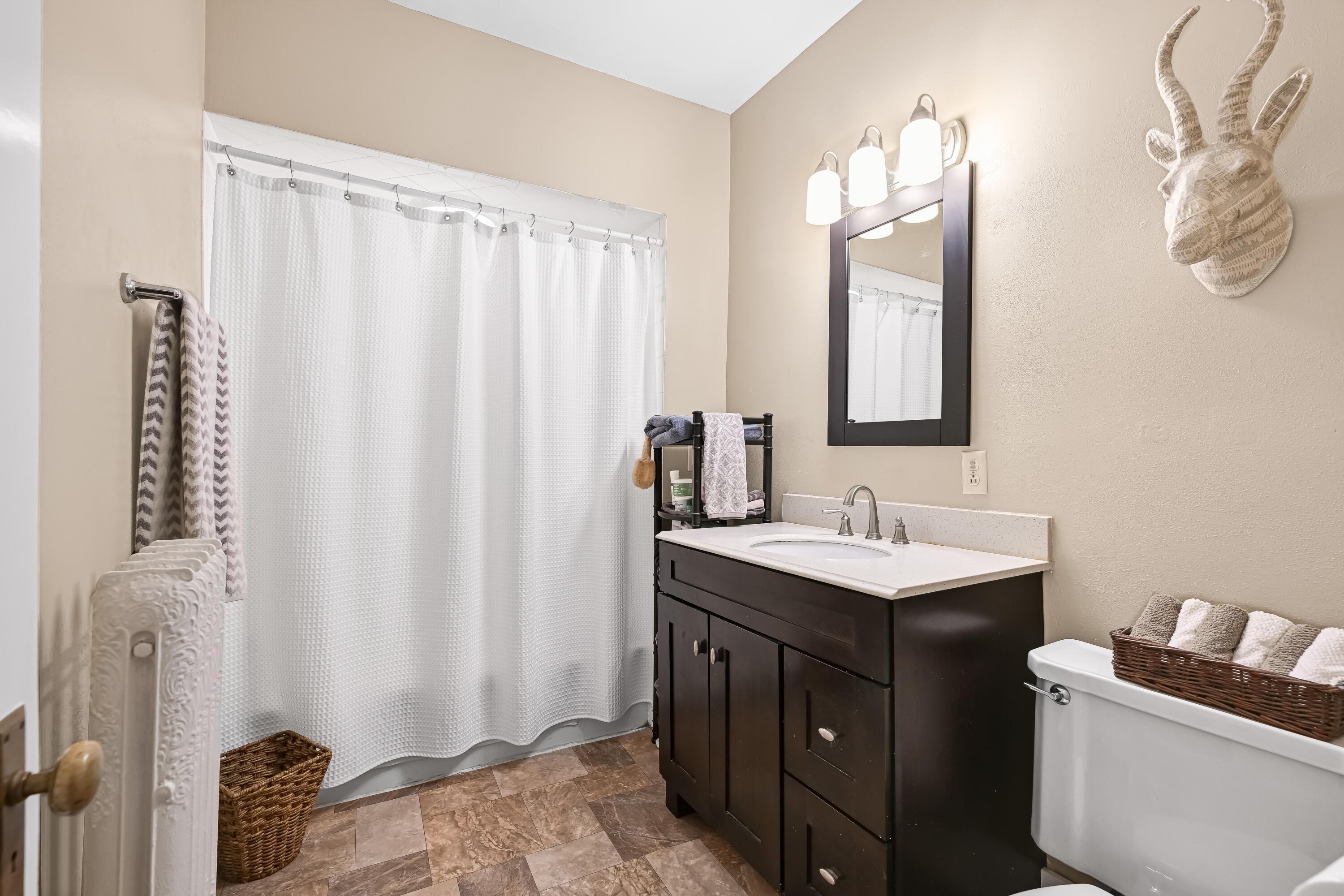 2527 North Stowell Avenue, Unit 1 Milwaukee, WI 53211 - Photo 20 of 36 Refreshed BA