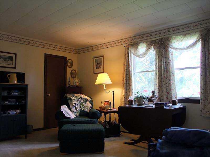 726 Ludlow Road Houlton, ME 04730 - Photo 16 of 35 Living Room.