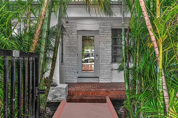 $4,500 | 1002 10th Street, Unit 1002, Miami Beach, FL 33139
