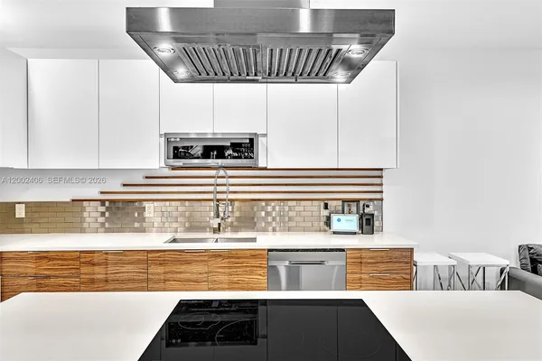 $4,500 | 1002 10th Street, Unit 1002, Miami Beach, FL 33139