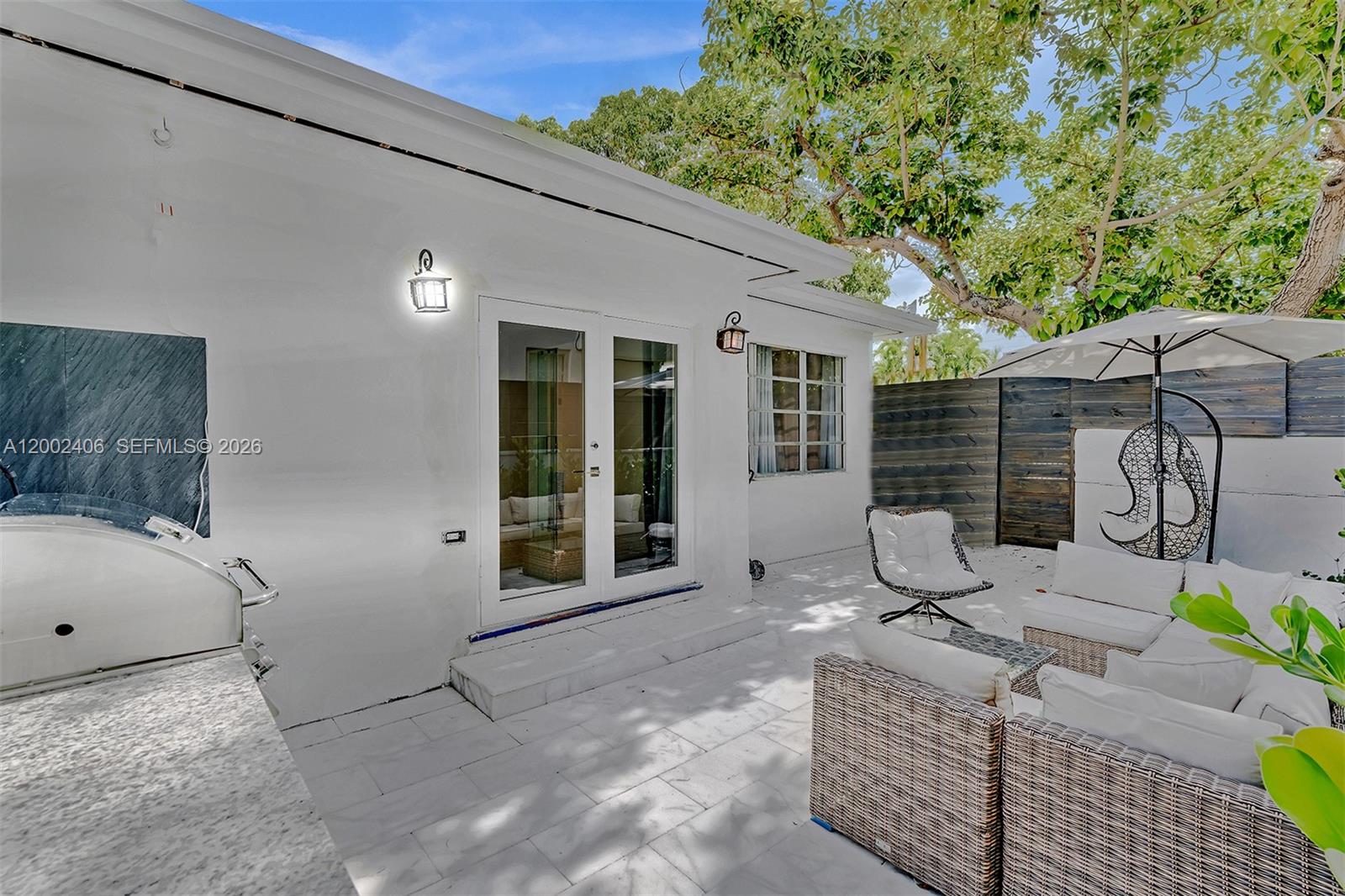 1002 10th Street, Unit 1002 Miami Beach, FL 33139 - Photo 39 of 71 a house view with a sitting space