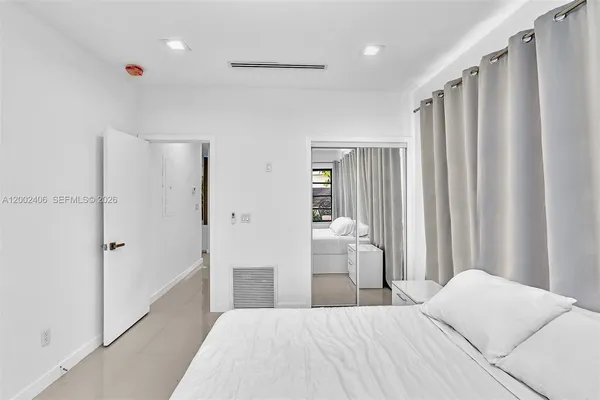 $4,500 | 1002 10th Street, Unit 1002, Miami Beach, FL 33139