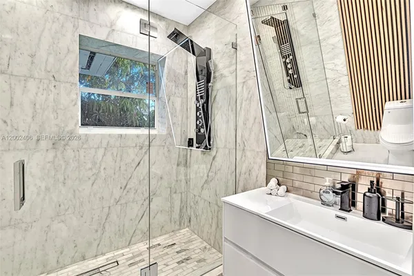 $4,500 | 1002 10th Street, Unit 1002, Miami Beach, FL 33139
