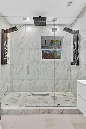 $4,500 | 1002 10th Street, Unit 1002, Miami Beach, FL 33139