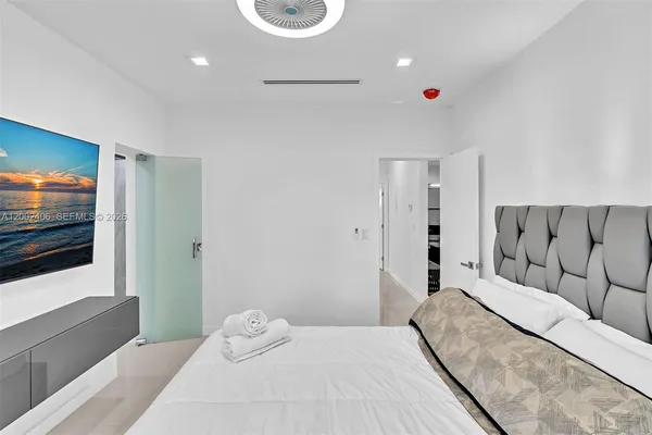 $4,500 | 1002 10th Street, Unit 1002, Miami Beach, FL 33139