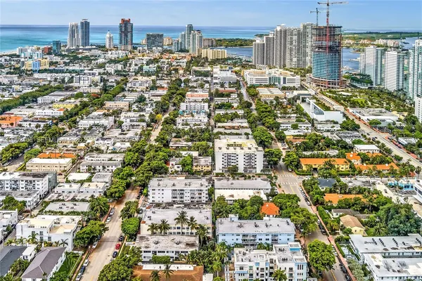 $4,500 | 1002 10th Street, Unit 1002, Miami Beach, FL 33139