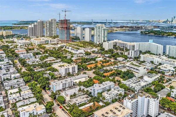 $4,500 | 1002 10th Street, Unit 1002, Miami Beach, FL 33139