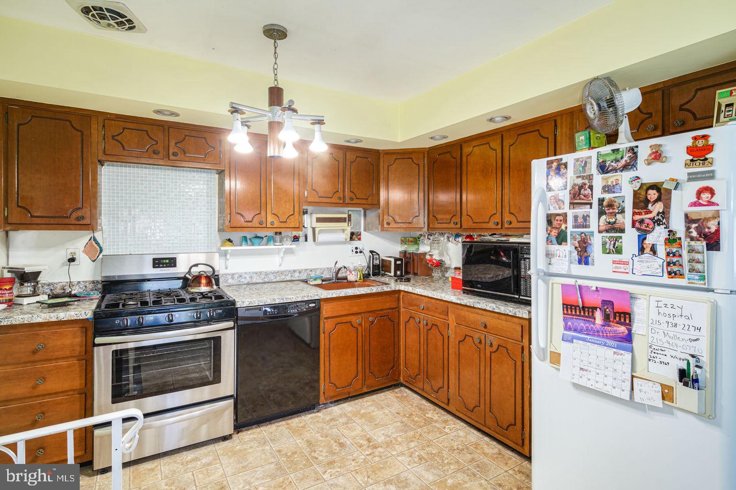 8707 Autumn Road Philadelphia, PA 19115 - Photo 22 of 38 Gallery Image 22