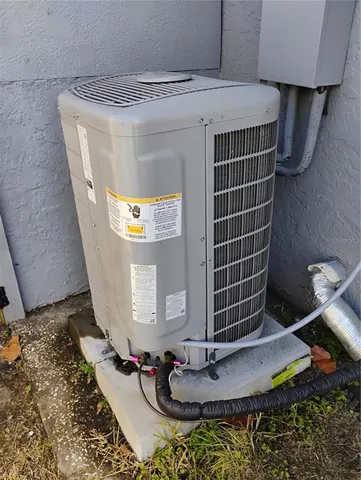 a view of livingroom with furniture