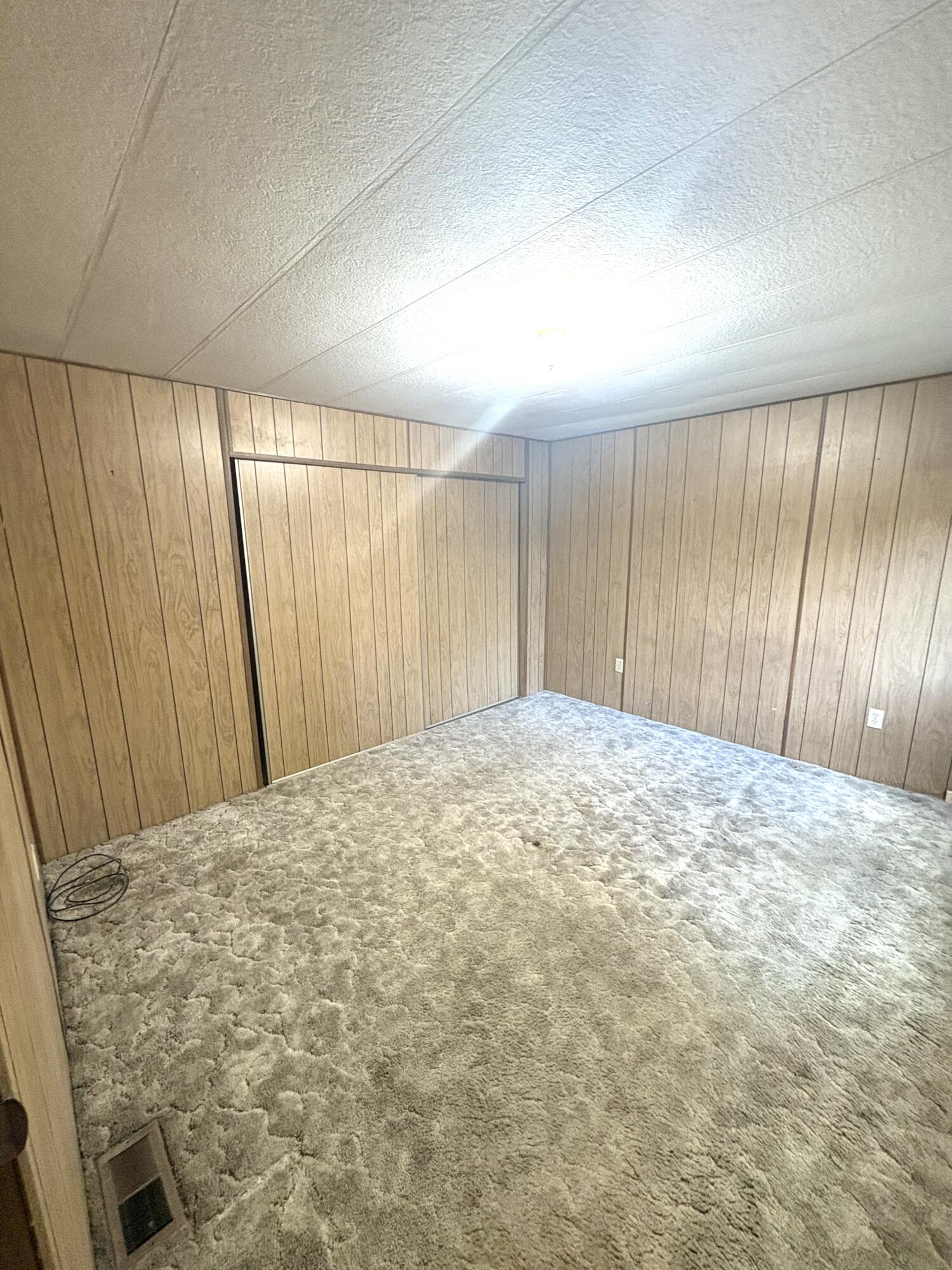 2385 Table Rock Road, Unit SPC 71 Medford, OR 97501 - Photo 6 of 11 Photo Jul 26 2025, 7 14 31 PM