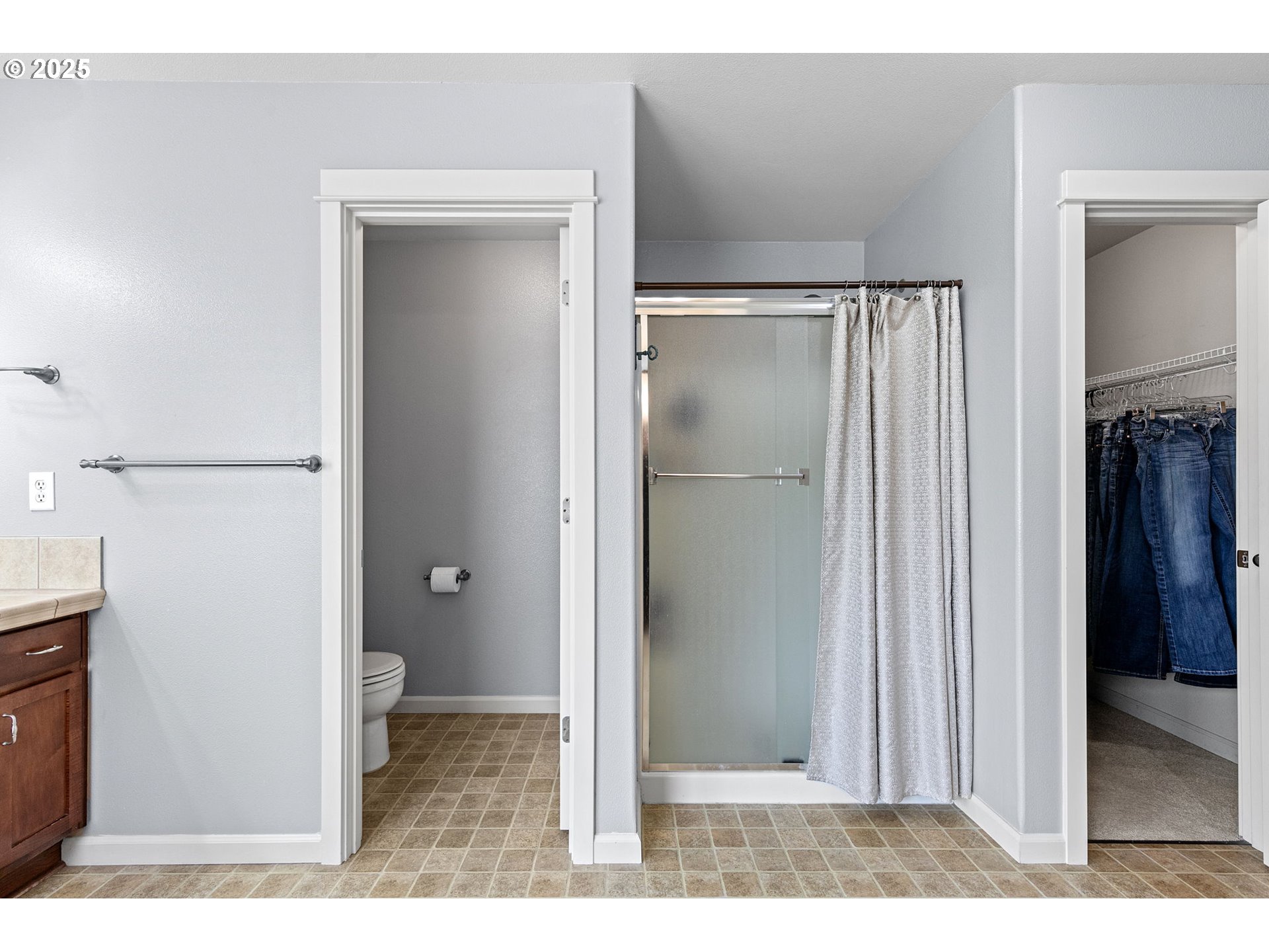 5462 Pranz Place Eugene, OR 97402 - Photo 28 of 43 a view of a bathroom with a glass door