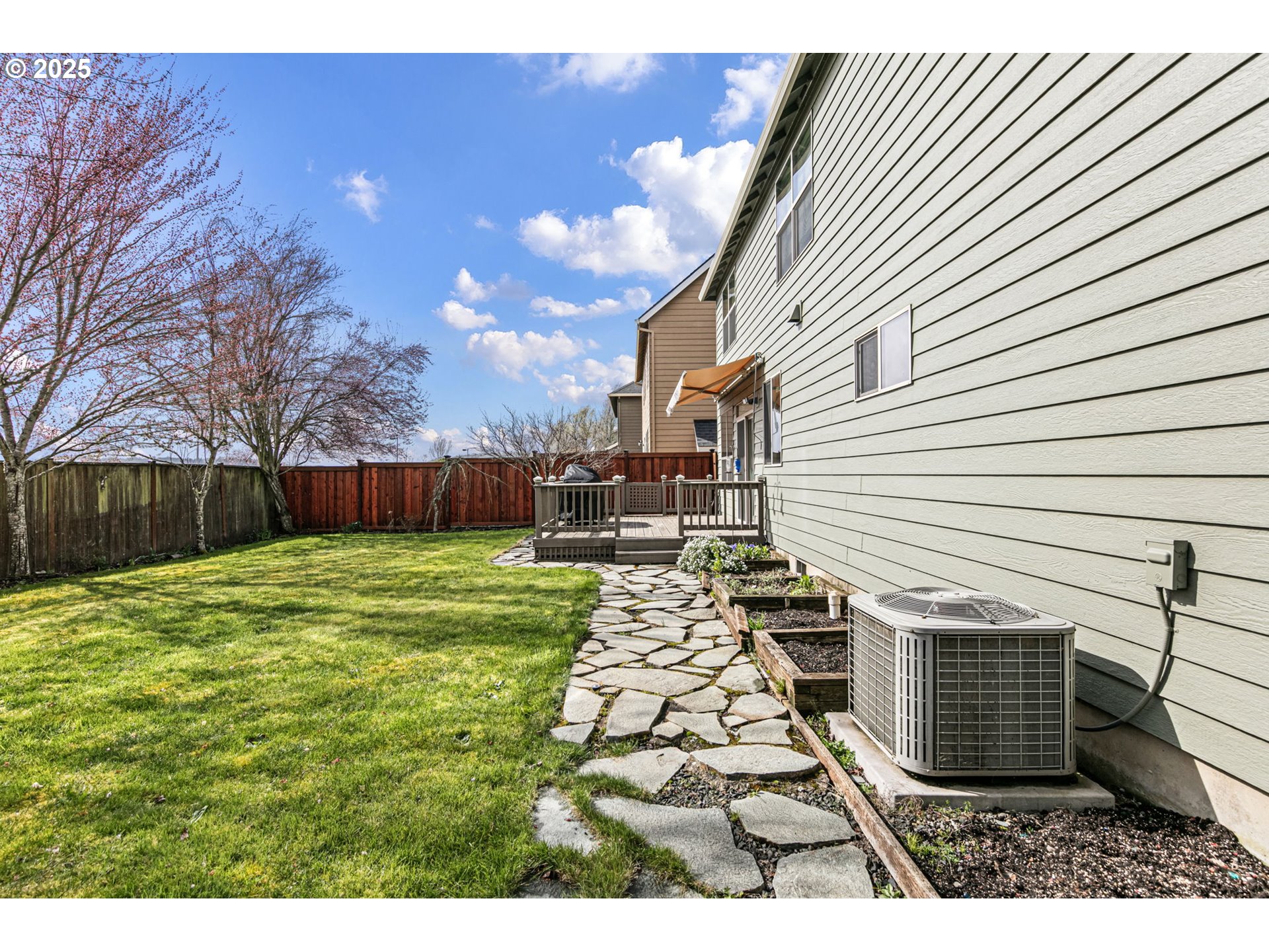 5462 Pranz Place Eugene, OR 97402 - Photo 40 of 43 a view of a backyard with wooden fence