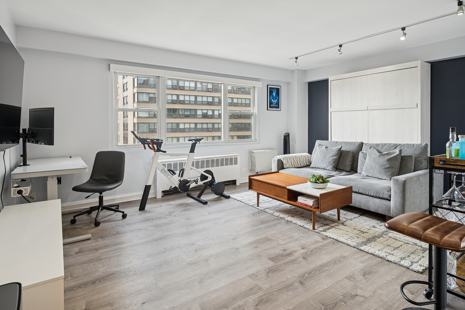 2909 North Sheridan Road, Unit 1001 Chicago, IL 60657 - Photo 2 of 14