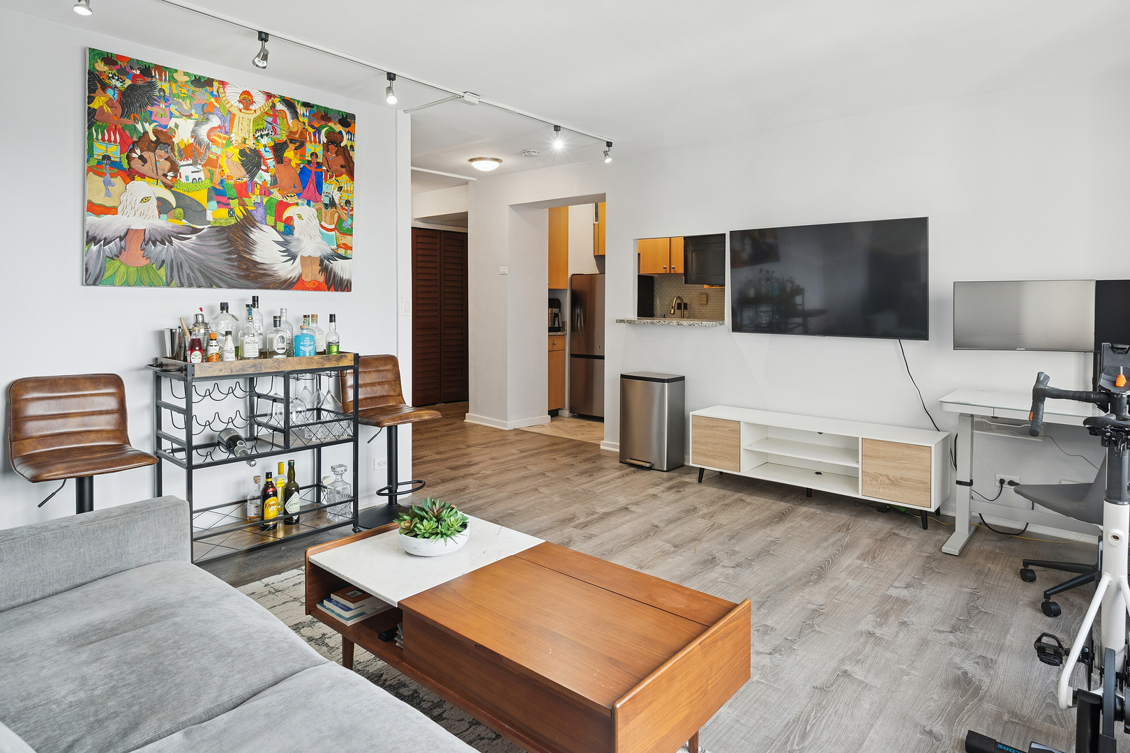 2909 North Sheridan Road, Unit 1001 Chicago, IL 60657 - Photo 4 of 14