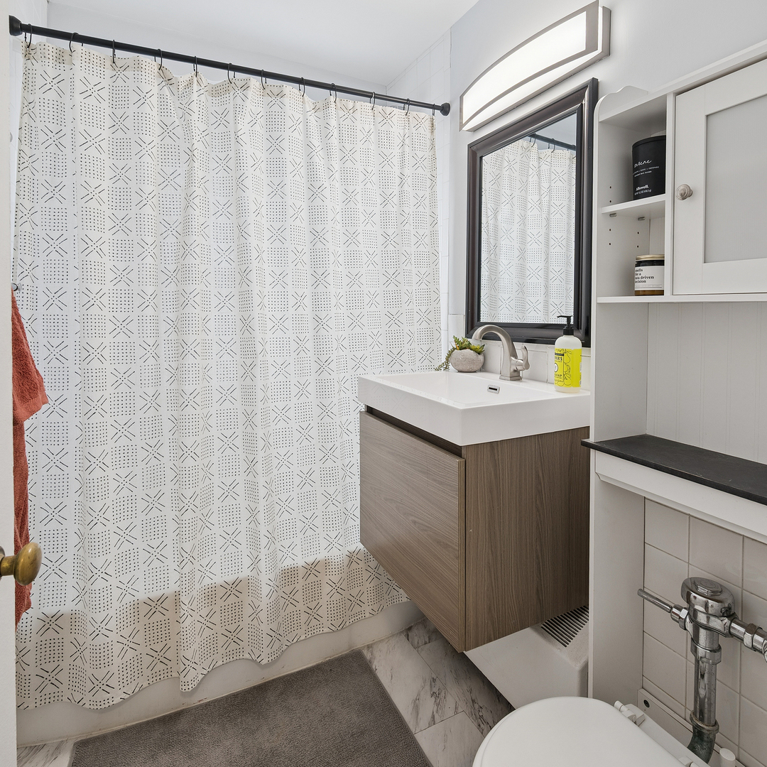 2909 North Sheridan Road, Unit 1001 Chicago, IL 60657 - Photo 10 of 14