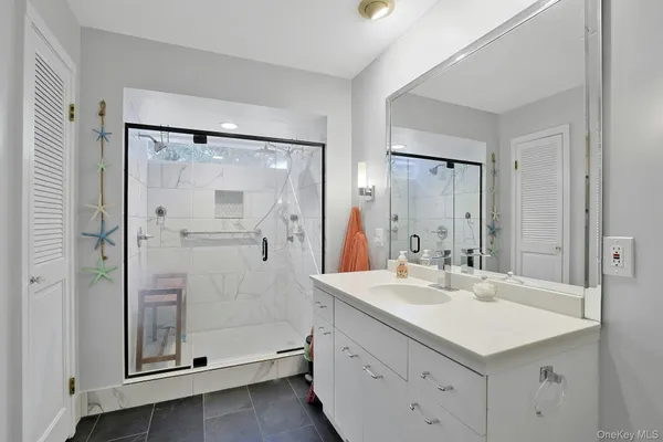 a view of a tennis court