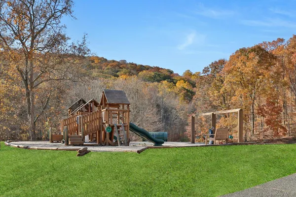 $1,100,000 | 593 B Heritage Hills, Somers, NY 10589