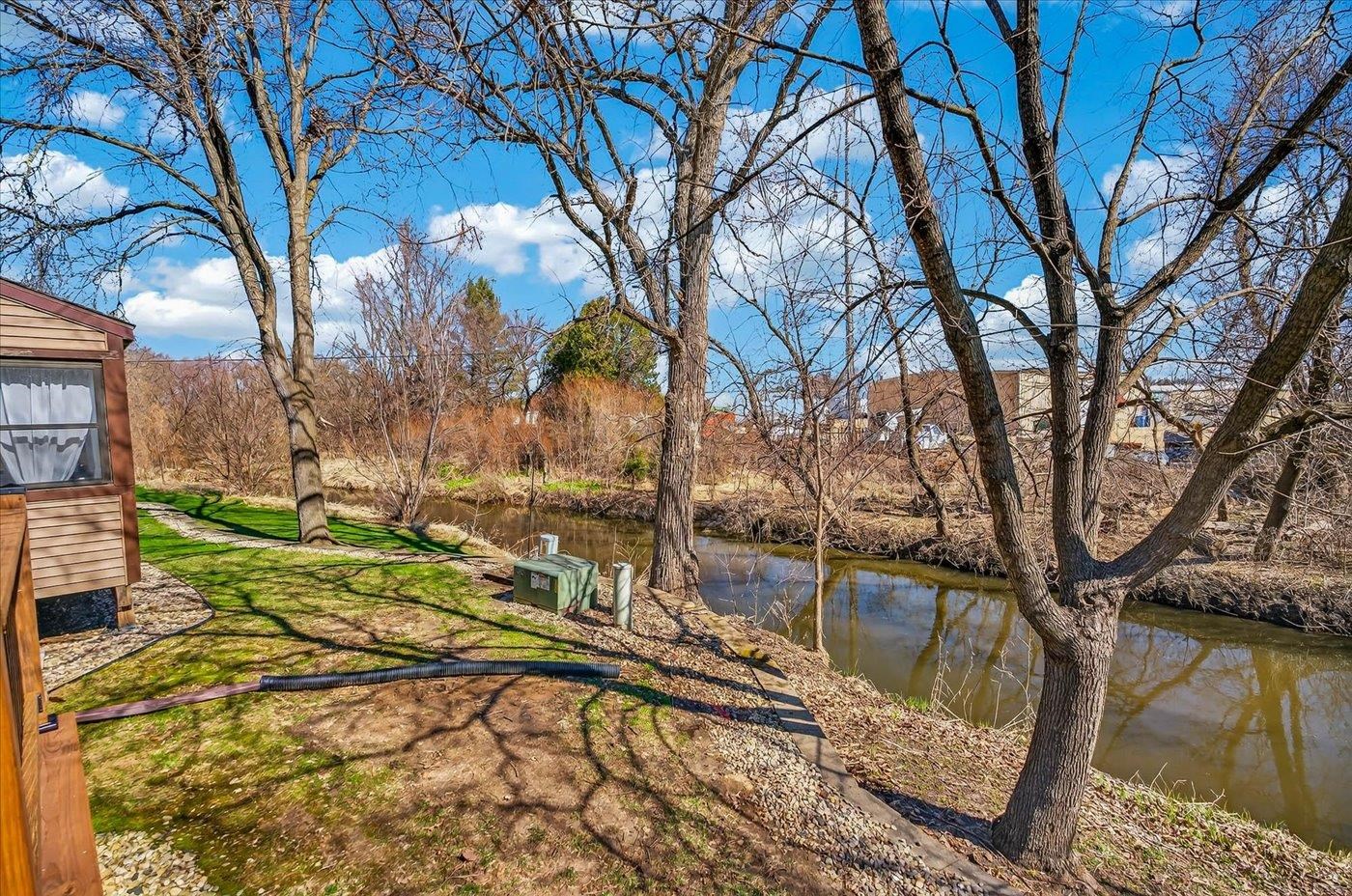 549 Knightsbridge Road, Unit 549 Waunakee, WI 53597 - Photo 39 of 48