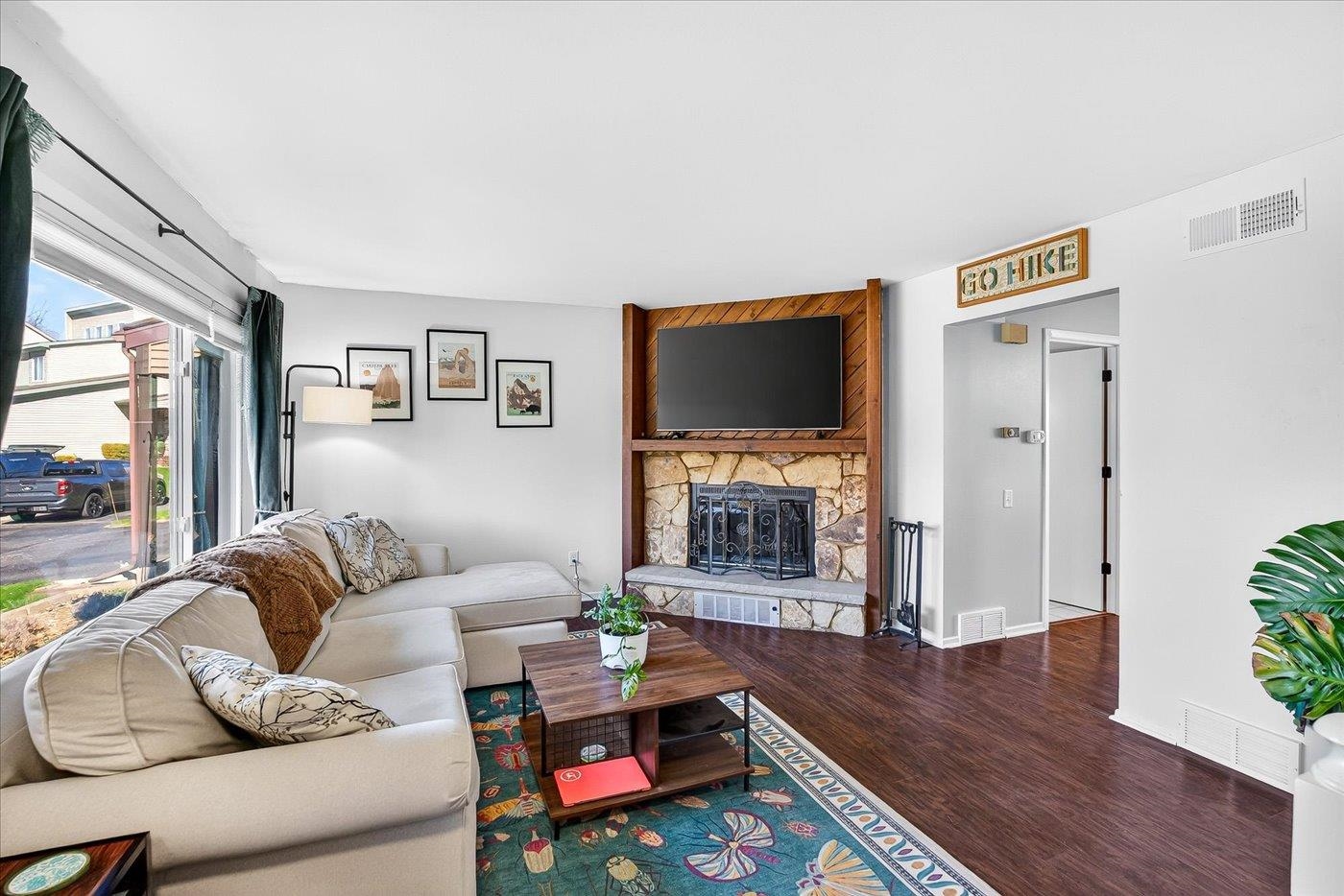 549 Knightsbridge Road, Unit 549 Waunakee, WI 53597 - Photo 4 of 48