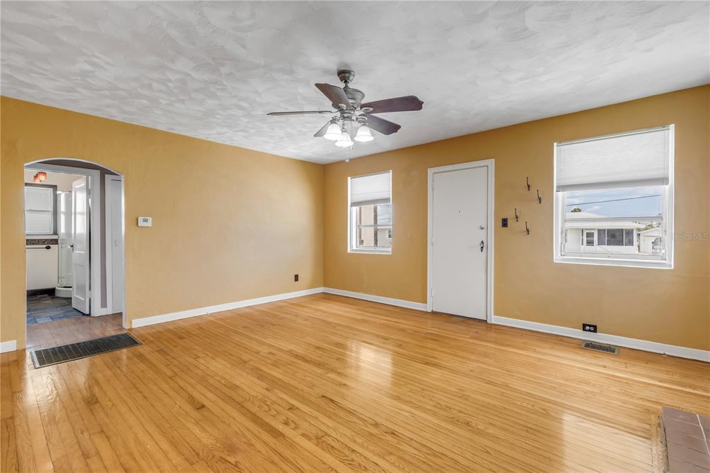 516 Wisteria Road Daytona Beach, FL 32118 - Photo 6 of 31