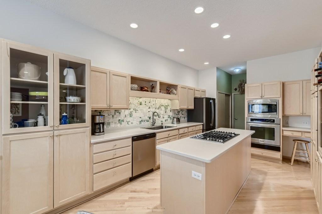 11824 Bren Road Minnetonka, MN 55343 - Photo 11 of 34 Gallery Image 11