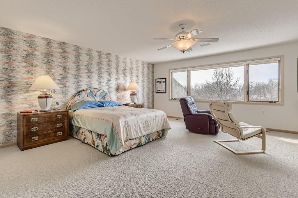 11824 Bren Road Minnetonka, MN 55343 - Photo 14 of 34 Gallery Image 14