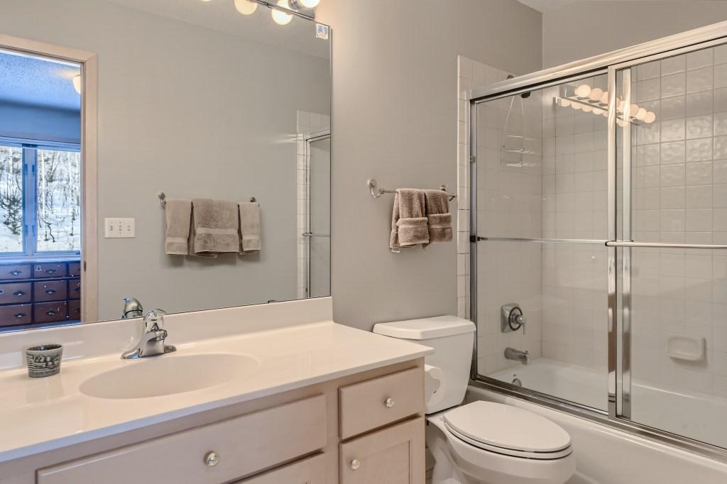 11824 Bren Road Minnetonka, MN 55343 - Photo 18 of 34 Gallery Image 18