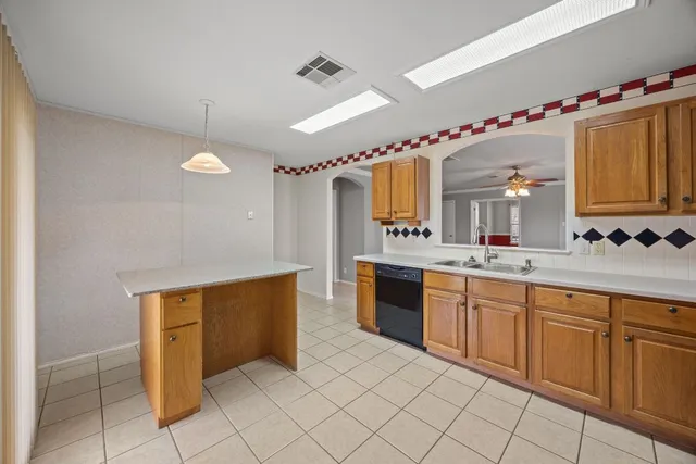 $274,900 | 605 Elizabeth Lane, Bastrop, TX 78602