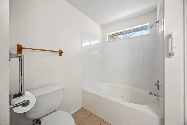 $274,900 | 605 Elizabeth Lane, Bastrop, TX 78602