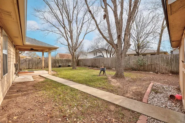 $274,900 | 605 Elizabeth Lane, Bastrop, TX 78602
