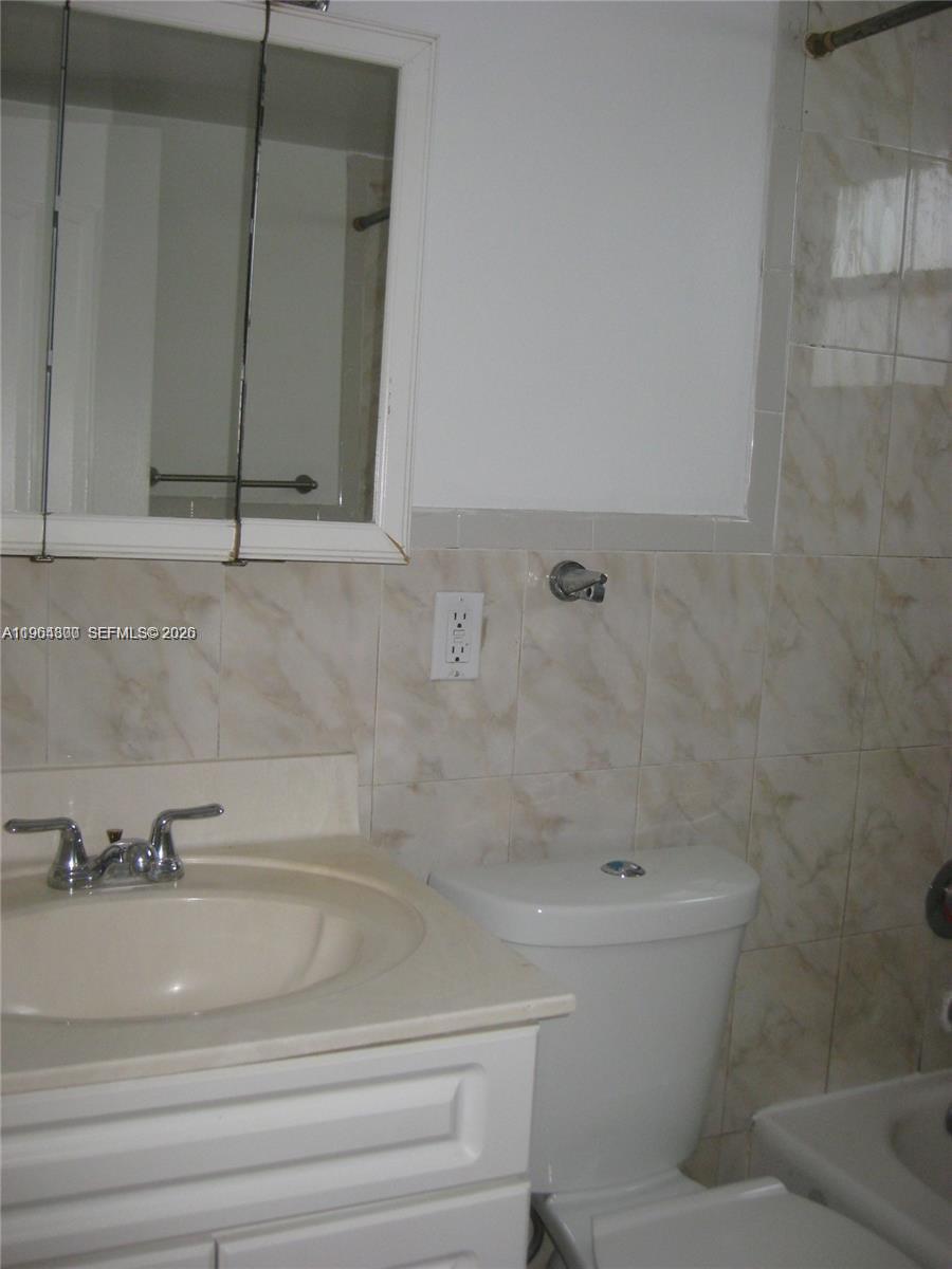 11 Southwest 32nd Avenue, Unit 1 Miami, FL 33135 - Photo 10 of 13